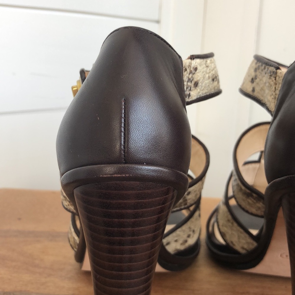 Stunning snakeskin print Tamarah heeled sandal with turn locks. - Picture 13 of 17